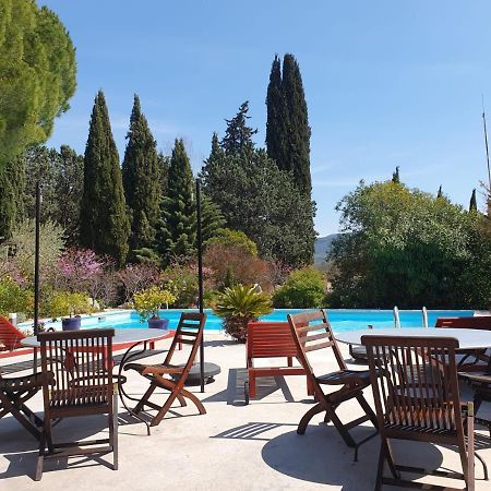 Au Mas Saint Pierre Hotel Pignans Exterior photo